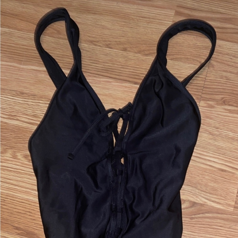 Black One Piece Swimsuit Size: M